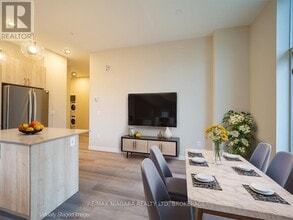 118 West St in Port Colborne, ON - Building Photo - Building Photo