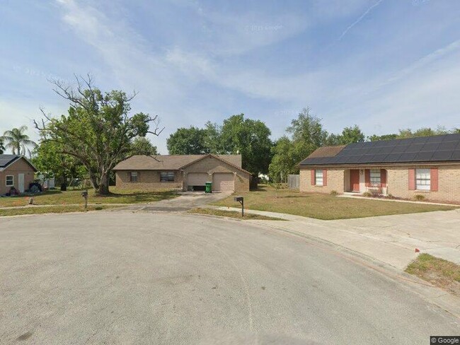 413 Holly Ct