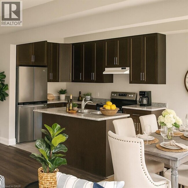 36 Bur Oak Dr in Thorold, ON - Building Photo - Building Photo