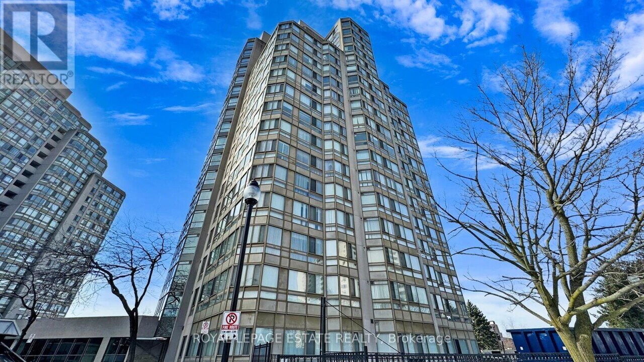 807-3231 EGLINTON Ave in Toronto, ON - Building Photo
