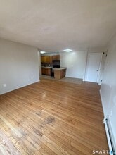 1051 Old Colony Rd in Meriden, CT - Building Photo - Building Photo