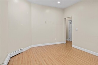 51-53 Dewey St-Unit -2 in Boston, MA - Foto de edificio - Building Photo
