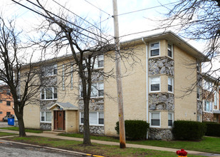 8558 W Catalpa Ave in Chicago, IL - Building Photo - Building Photo