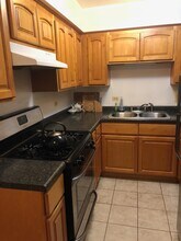 1056 Courtland Dr in Buffalo Grove, IL - Building Photo - Building Photo