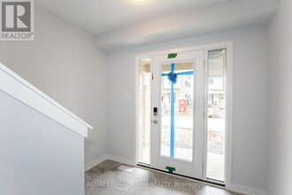 29 Stitch Mews in Ottawa, ON - Building Photo - Building Photo