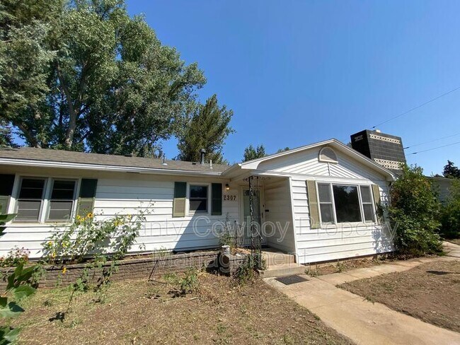 2307 E Sheridan St in Laramie, WY - Building Photo - Building Photo