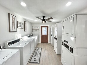 Tramor at Creek Village in Austin, TX - Foto de edificio - Building Photo