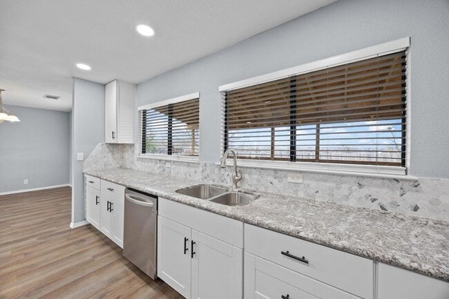 2928 Donnell Dr in Round Rock, TX - Building Photo - Building Photo