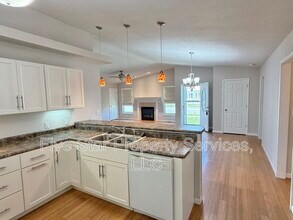 1400 School House Ln in Chatham, IL - Building Photo - Building Photo