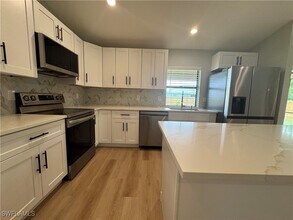 2211 SW 14th Pl in Cape Coral, FL - Building Photo - Building Photo