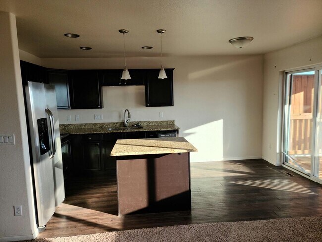 5320 15th Ave SE in Minot, ND - Building Photo - Building Photo