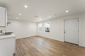 701 1/4 N Avenue 50 in Los Angeles, CA - Foto de edificio - Building Photo