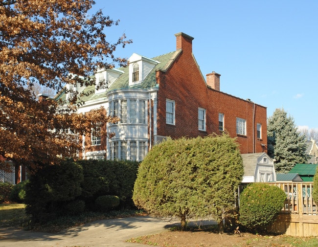 Parkview in Huntington, WV - Building Photo - Building Photo