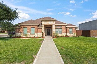 18 Dalobo Blvd in Edinburg, TX - Building Photo