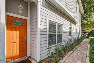 821 6th Ave S in Jacksonville Beach, FL - Foto de edificio - Building Photo