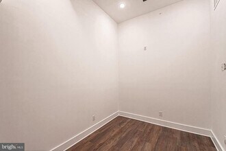 1211 Bainbridge St in Philadelphia, PA - Foto de edificio - Building Photo