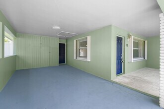 12 Wellesley Dr in Lake Worth Beach, FL - Building Photo - Building Photo