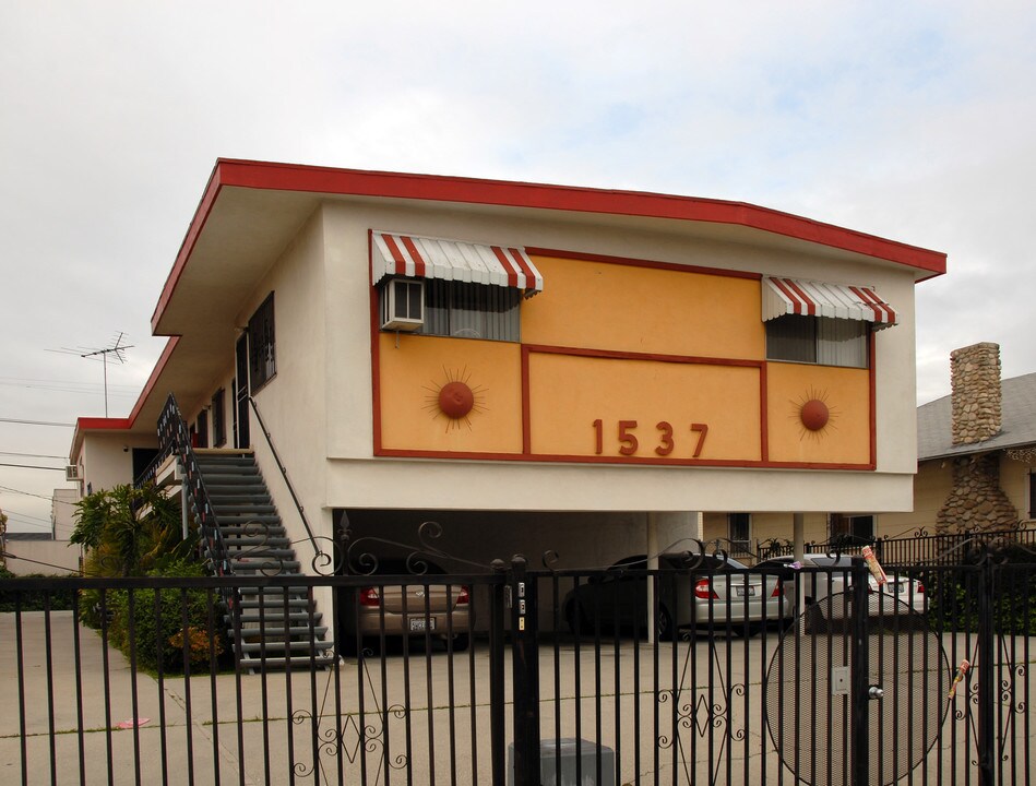 1537 3rd Ave in Los Angeles, CA - Building Photo