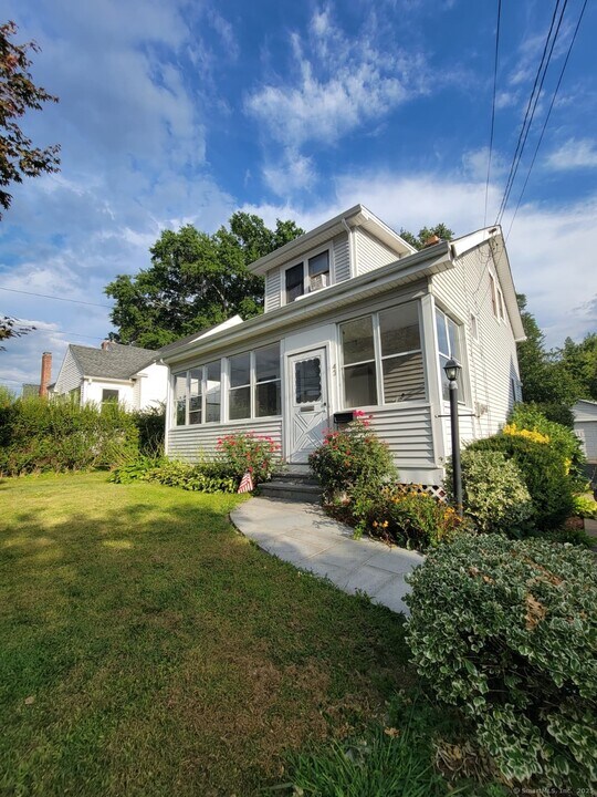 43 Dartmouth Ave in West Hartford, CT - Building Photo
