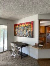 10 Grey Way, Unit Full House in Taft, CA - Foto de edificio - Building Photo