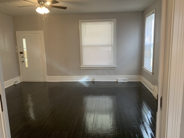 621 Oakland Ave, Unit Downstairs in Greensburg, PA - Building Photo