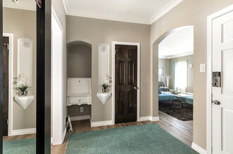 217 Poinsettia S Pl, Unit 217 in Los Angeles, CA - Building Photo - Building Photo