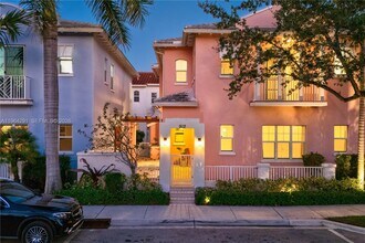 912 NE 17th Way in Fort Lauderdale, FL - Building Photo - Building Photo