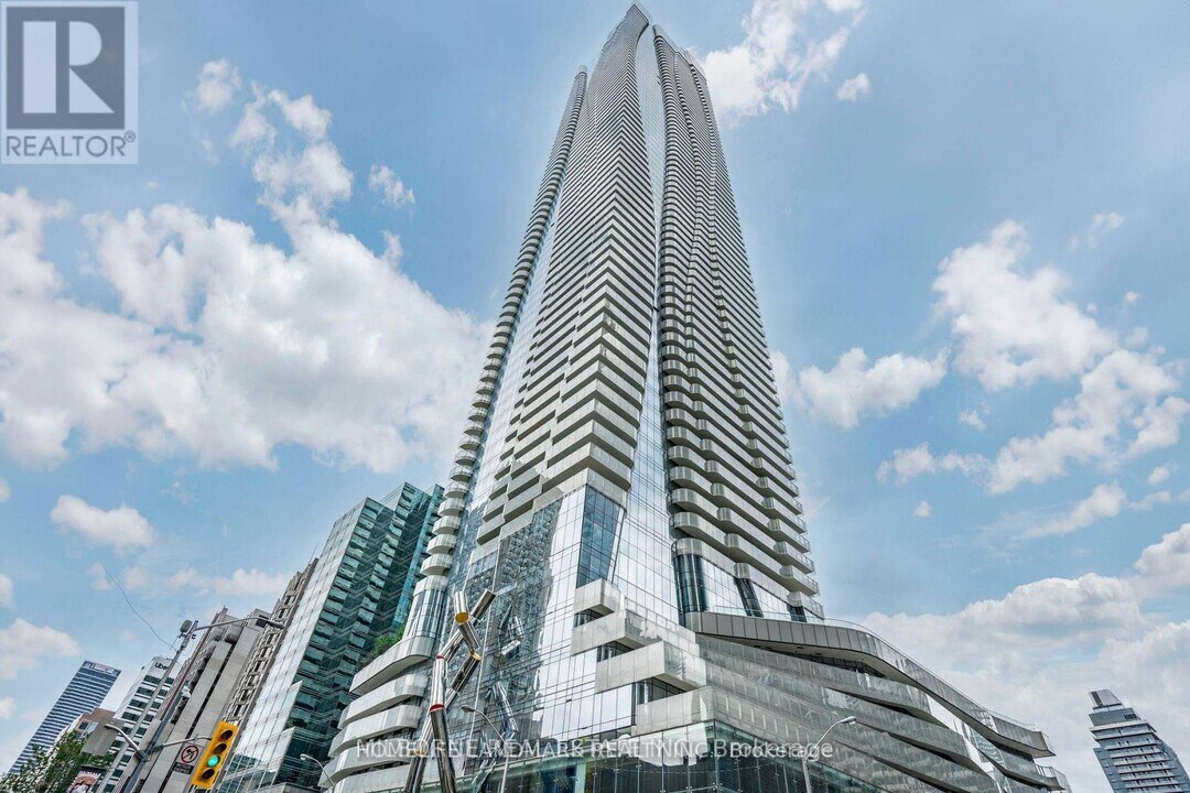 1 Bloor St E in Toronto, ON - Building Photo