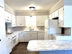 2729 Mccarley Dr in Commerce, TX - Building Photo - Building Photo