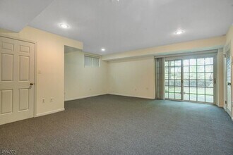 4 Dearburn Ct in Florham Park, NJ - Building Photo - Building Photo