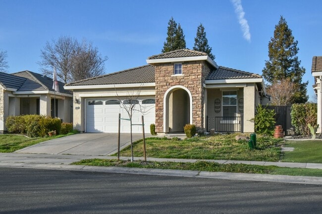 5808 Bridgecross Dr in Sacramento, CA - Foto de edificio - Building Photo