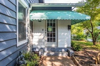 1436 St Francis Ave in East Point, GA - Building Photo - Building Photo