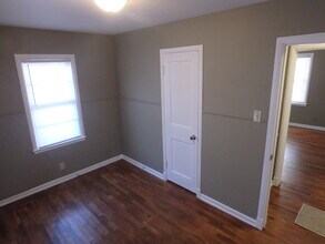 1824 SW Cherokee St in Topeka, KS - Building Photo - Building Photo