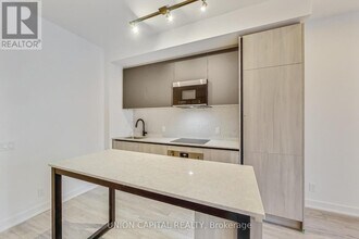 108-3108 Peter St in Toronto, ON - Building Photo - Building Photo