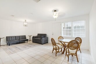 1217 Market St in Galveston, TX - Foto de edificio - Building Photo