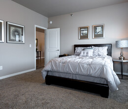 Shadow Crest - Luxury Townhomes in Fargo, ND - Foto de edificio - Building Photo
