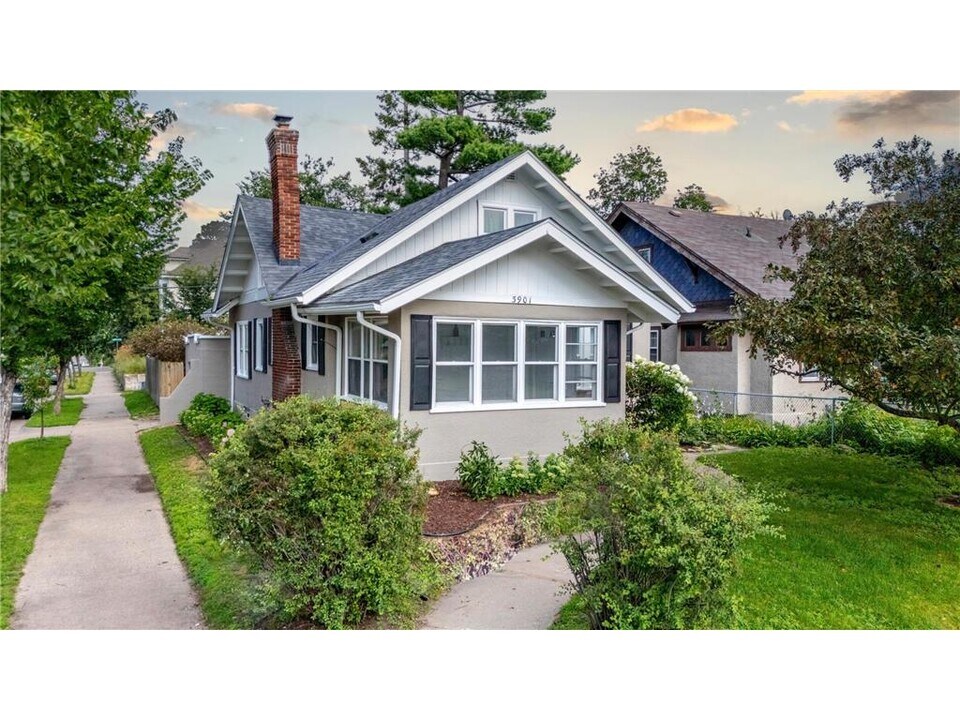 3901 Portland Ave in Minneapolis, MN - Building Photo