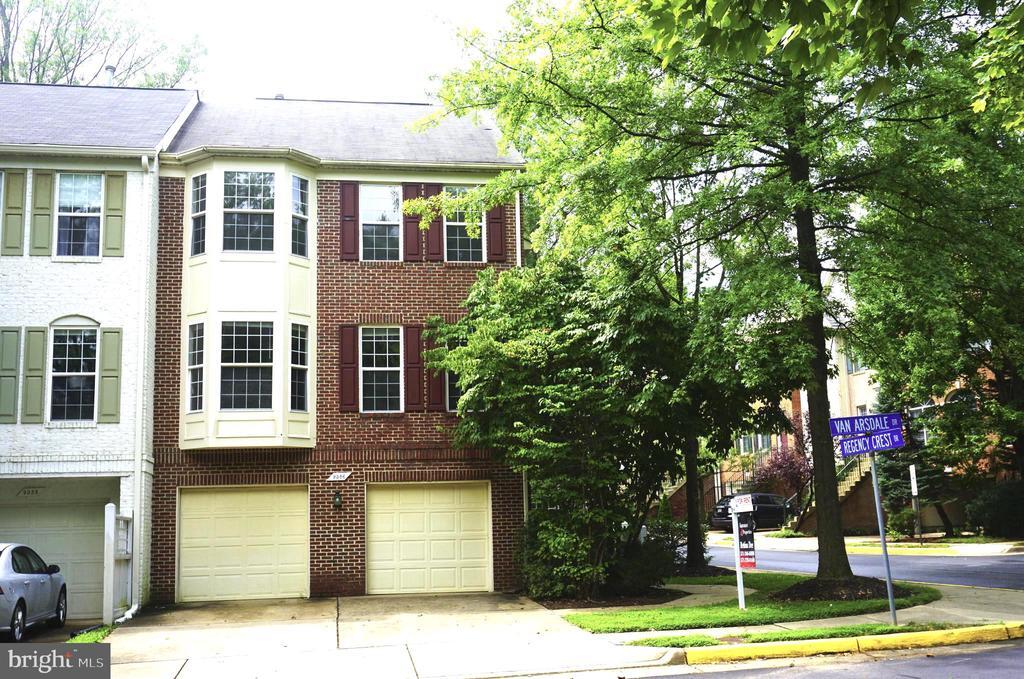 9386 Van Arsdale Dr in Vienna, VA - Building Photo