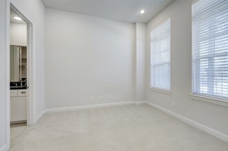 1041 Ashland St, Unit 3109 in Houston, TX - Building Photo - Building Photo