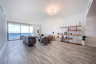 10203 Collins Ave in Bal Harbour, FL - Building Photo - Building Photo