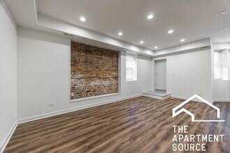 2112 N Campbell Ave, Unit G in Chicago, IL - Building Photo - Building Photo