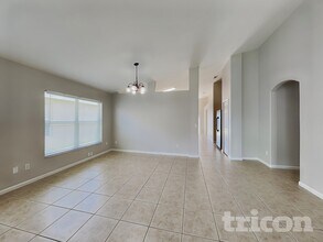 6637 Shadow Oak Ln in Orlando, FL - Building Photo - Building Photo