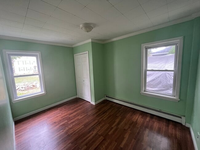 8 Oak St, Unit #1, Unit #1