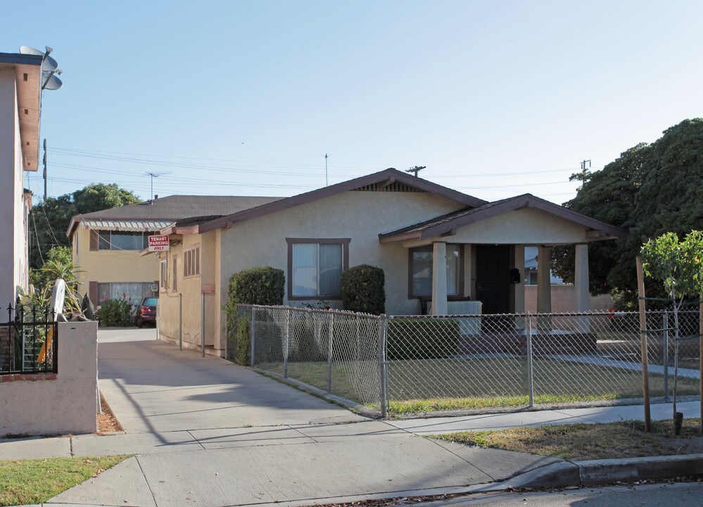 4 Apartment Units + Sfr in Maywood, CA - Building Photo