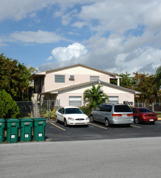 7391 NW 37th St in Hollywood, FL - Building Photo - Building Photo