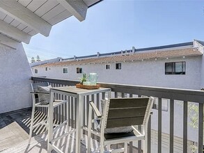 858 1st St in Hermosa Beach, CA - Building Photo - Building Photo