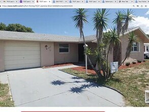 7537 Jasmine Blvd in Port Richey, FL - Building Photo - Building Photo