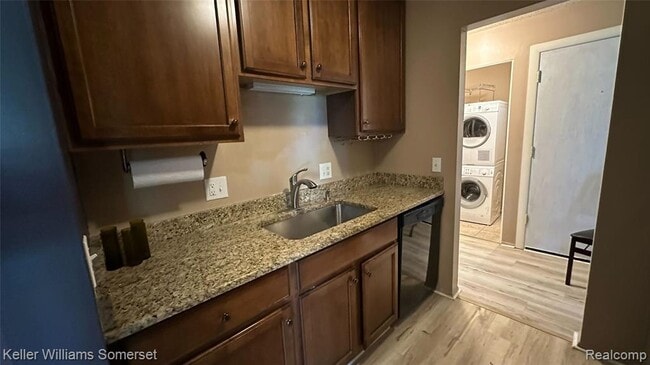 685 E Fox Hills Dr in Bloomfield Hills, MI - Building Photo - Building Photo