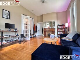 24 Murdock St, Unit 1 in Boston, MA - Building Photo
