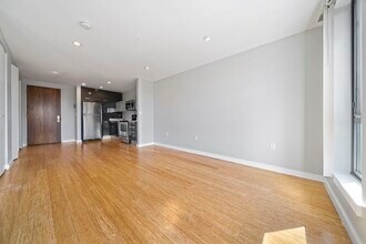 691 Massachusetts Ave, Unit 504 in Boston, MA - Building Photo - Building Photo